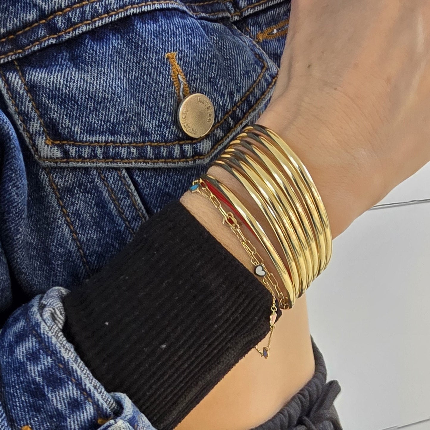 Set Of 7  Bangles- Durable Gold Plated Stackable Bangle Bracelets Perfect For Women And Bridesmaid Gift